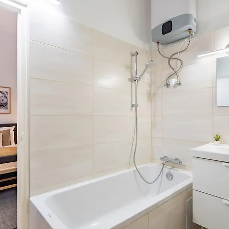 - Stylish - Easy Sleep Budapest